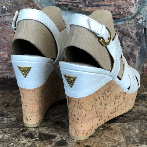 NEW GUESS Haela Wedge Sandals - Picture 2 of 11